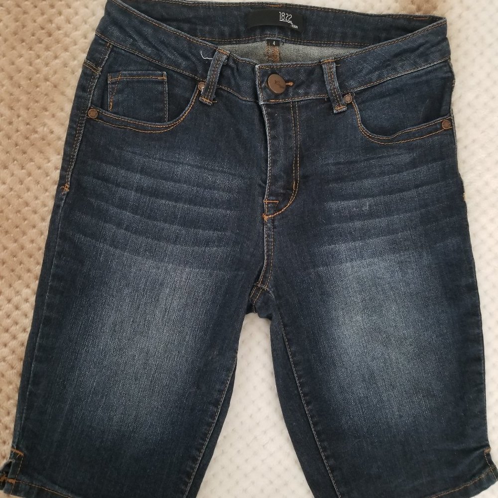 1822 Denim size 4  Short Woman's, Juniors, Jean Bermuda short